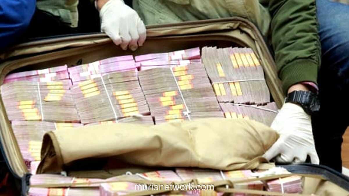 Ratusan Juta Rupiah Disita KPK dari Kantor dan Rumah Dinas Bupati Lampung Tengah