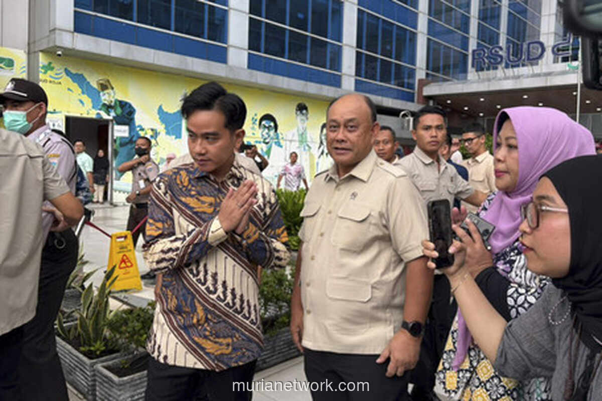 Gibran Kunjungi Korban Kecelakaan SDN Kalibaru, Satu Siswa Alami Cedera Rahang Serius