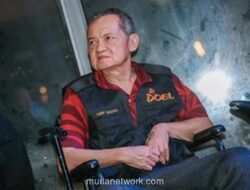 Di Tengah Derita Stroke, Harry Tjahjono Menulis Memoar sebagai Obat