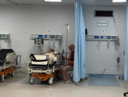 Prabowo Tiba-tiba Mampir ke RSUD Koja, Tengok Korban Kecelakaan