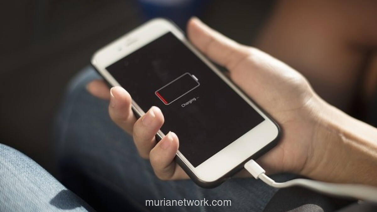 Hati-Hati, 9 Kebiasaan Cas Malam Ini Bikin Baterai Ponsel Cepat Mati