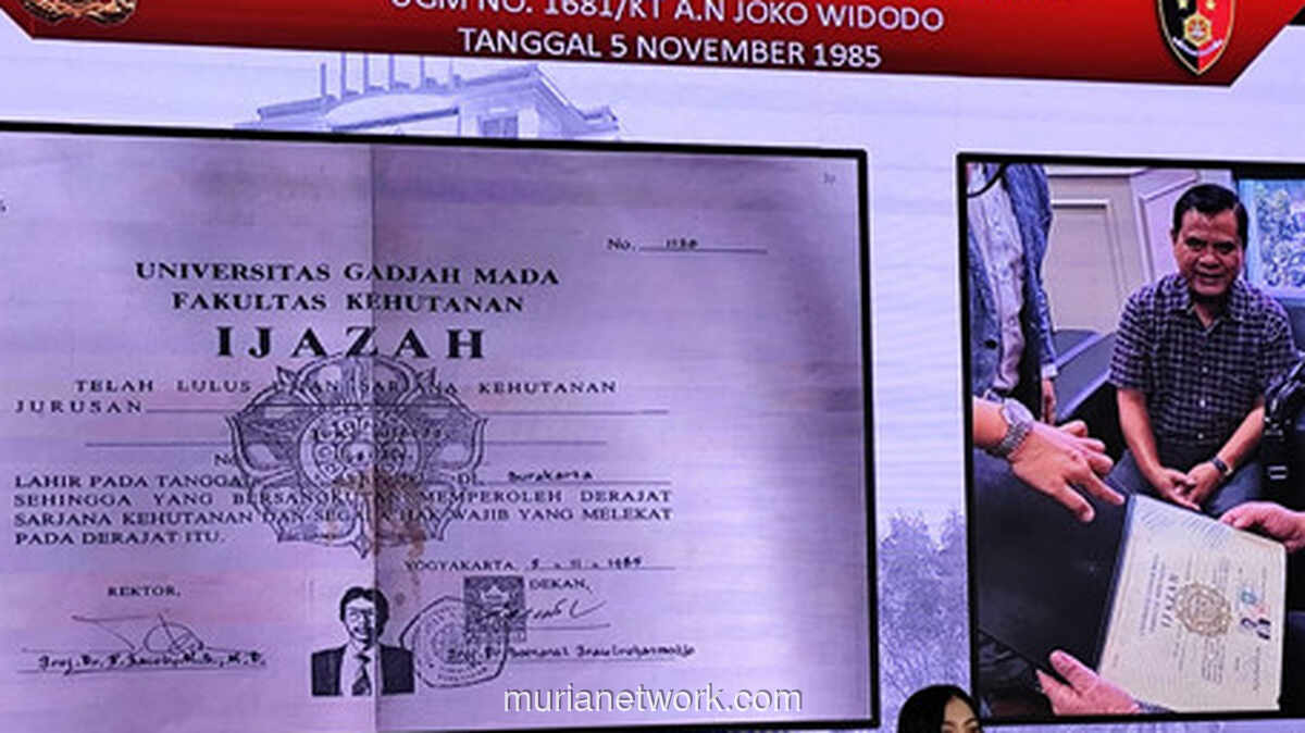 Polda Metro Jaya Tunjukkan Ijazah Asli Jokowi di Hadapan Para Tersangka