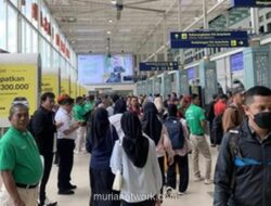 Gelombang Mudik Nataru Meledak, Stasiun Jakarta Dipadati 34 Ribu Penumpang