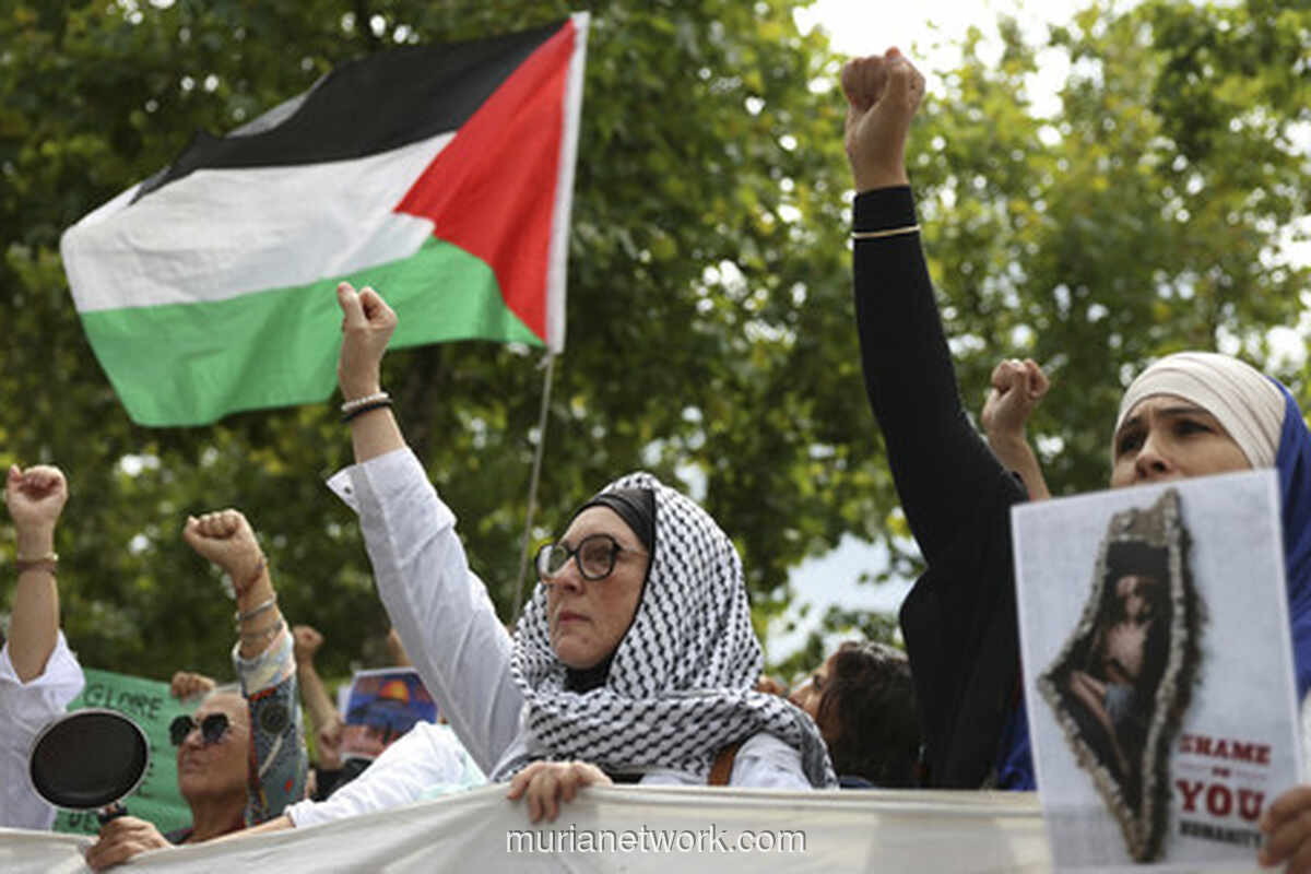 Dua Tahun Gaza: Perempuan Menjadi Penjaga Kehidupan di Tengah Reruntuhan