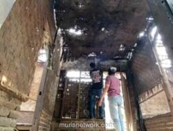 Gotong Royong Warga Selamatkan Rumah Janda di Lebak yang Hampir Runtuh