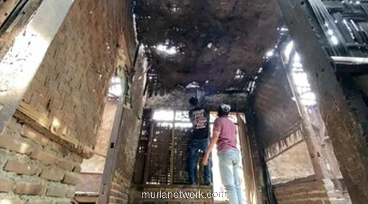 Gotong Royong Warga Selamatkan Rumah Janda di Lebak yang Hampir Runtuh