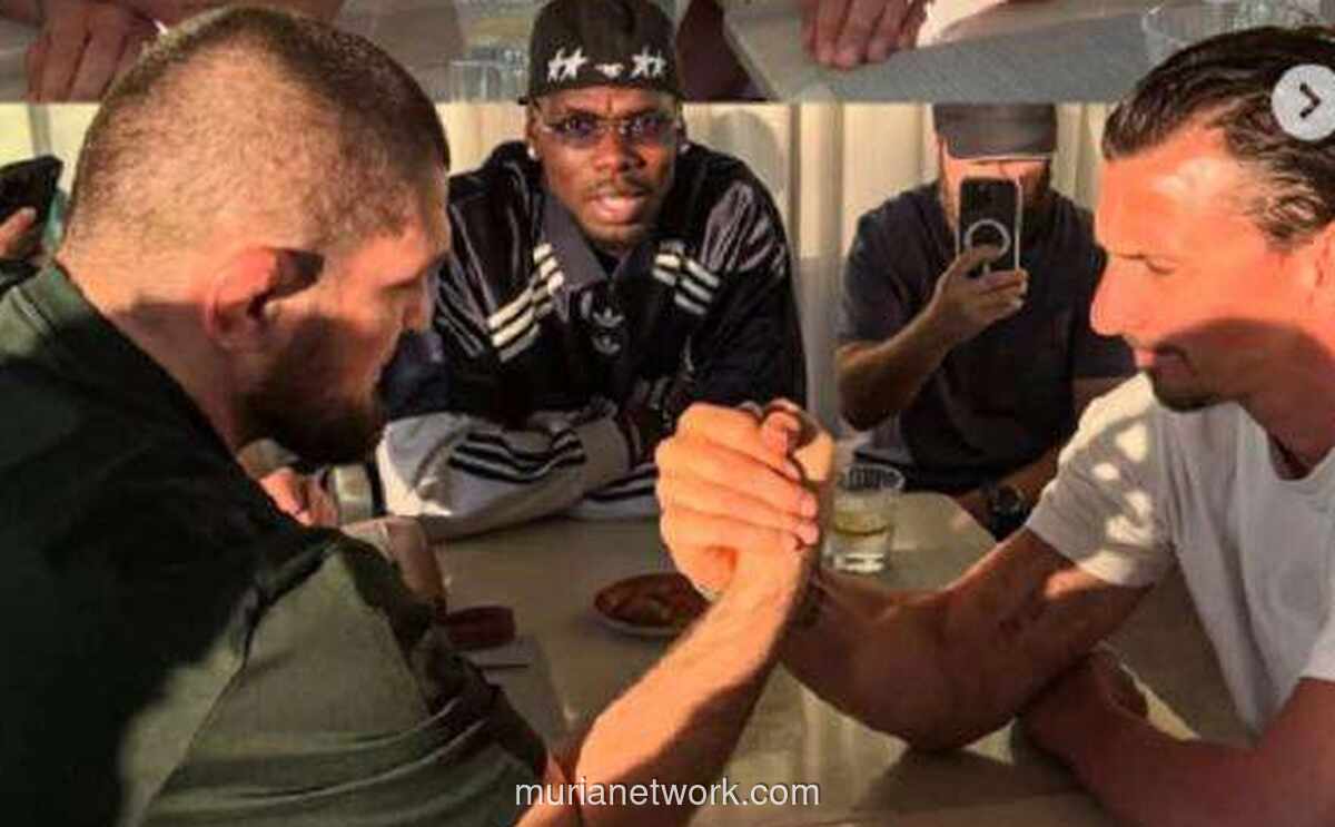 Khabib dan Zlatan Adu Panco, Pogba Jadi Wasit Dadakan