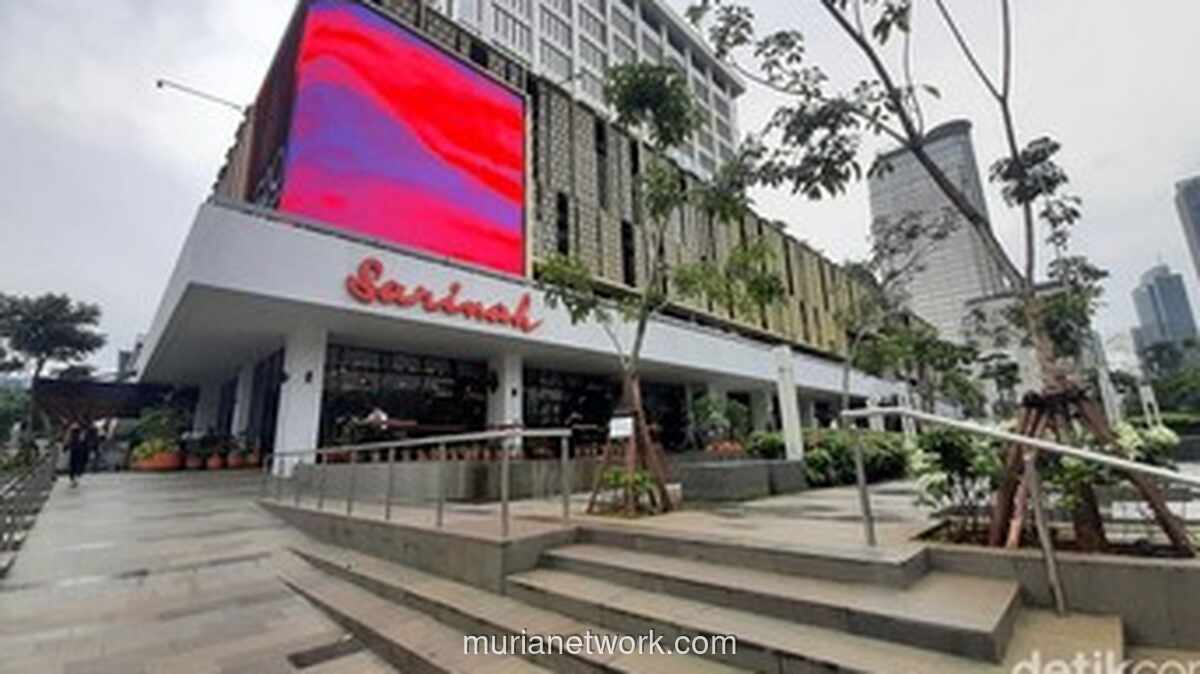 Billboard di Sarinah Terbakar, Thamrin Sempat Ricuh Malam Minggu