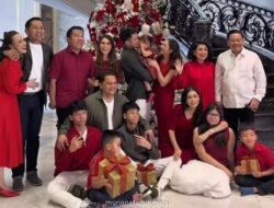 Kyarra dan Gaun Merah: Potret Hangat Perayaan Natal Dini Keluarga Jessica Mila
