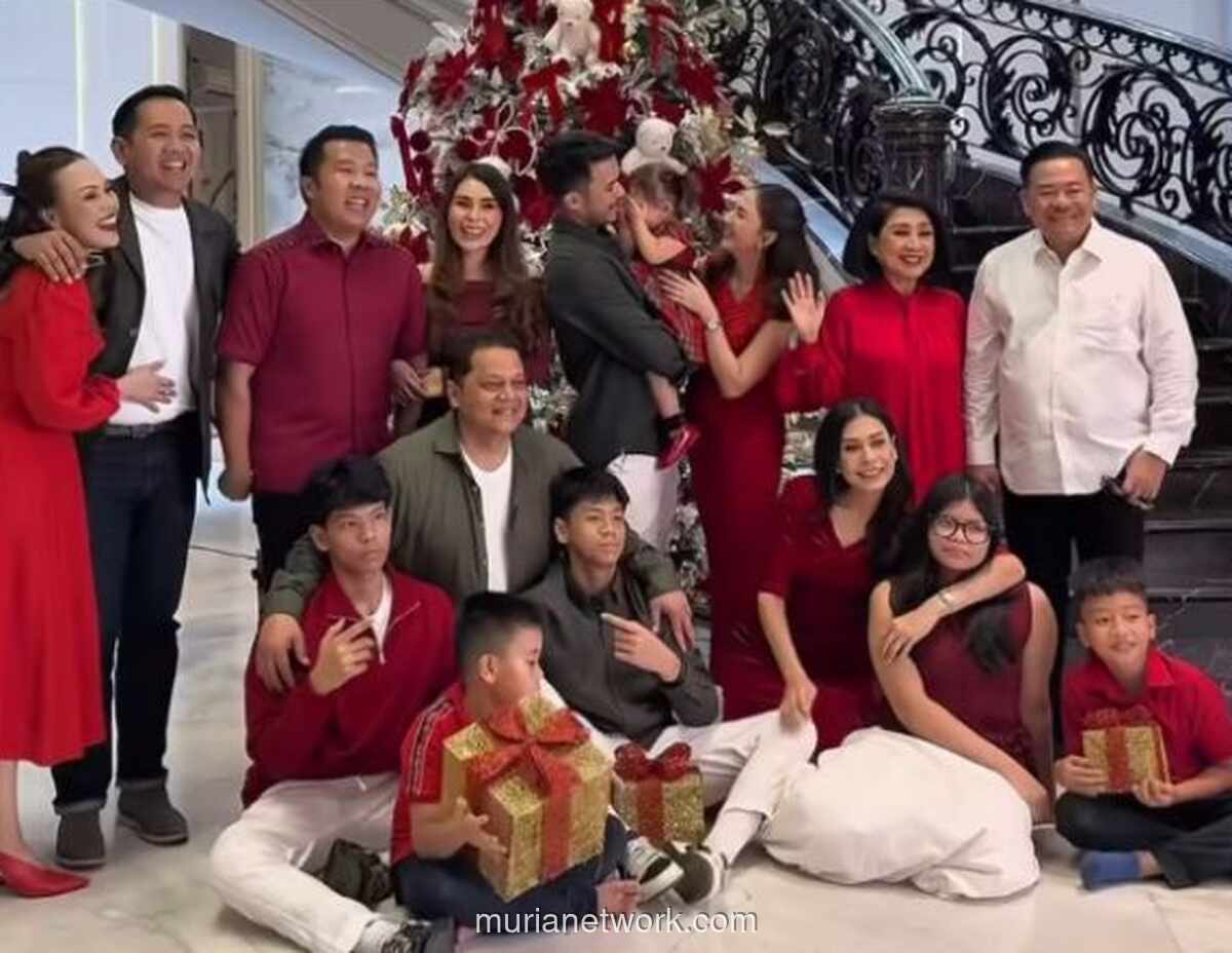 Kyarra dan Gaun Merah: Potret Hangat Perayaan Natal Dini Keluarga Jessica Mila