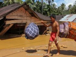 Banjir Aceh: Bantuan Mandek, Pemerintah Sibuk Pencitraan
