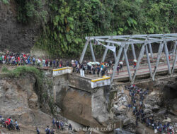 Sepekan Antre, Sebulan Terputus: Kisah Warga Gayo Bertaruh Nyawa demi Seberangi Sungai