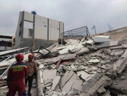 Gedung Parkir Ambruk di Koja, Reruntuhan Nyaris Sapu Anak-anak Bermain