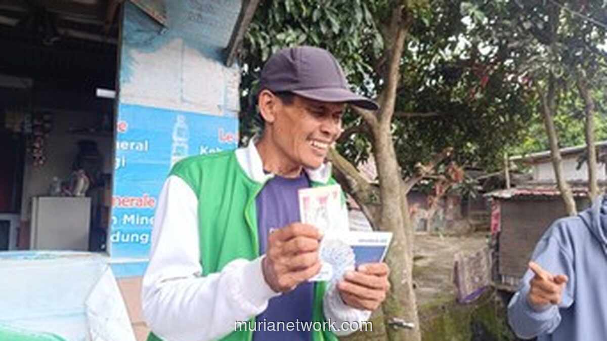 Sopir Angkot di Bogor Antre Terima Kompensasi Rp800 Ribu Selama Larangan Operasi