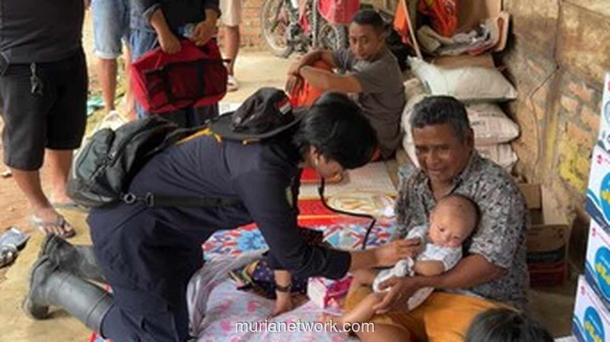 Mukjizat di Balik Lumpur: Bayi Dua Bulan Bertahan dari Amukan Galodo