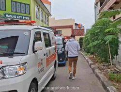 Deretan Ambulans di RS Polri Kramat Jati: 22 Korban Meninggal, Termasuk Ibu Hamil, dalam Kebakaran Gedung Terra Drone