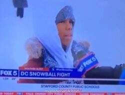 Free Palestine: Seruan Tak Terduga Siswa AS di Tengah Wawancara Libur Salju