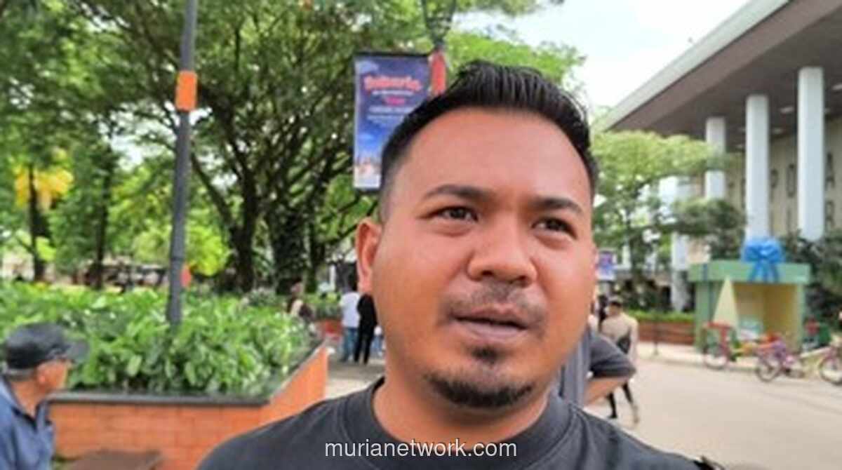 TMII Jadi Magnet Liburan, dari Keluarga Malaysia hingga Remaja Foto-foto