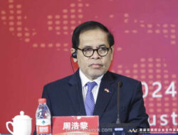 Dubes Djauhari Oratmangun Raih Penghargaan Diplomasi di Kumparan Awards 2025