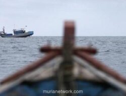 Laut Tanggamus Bergejolak: Kapal Nelayan Terbakar, 8 ABK Masih Hilang