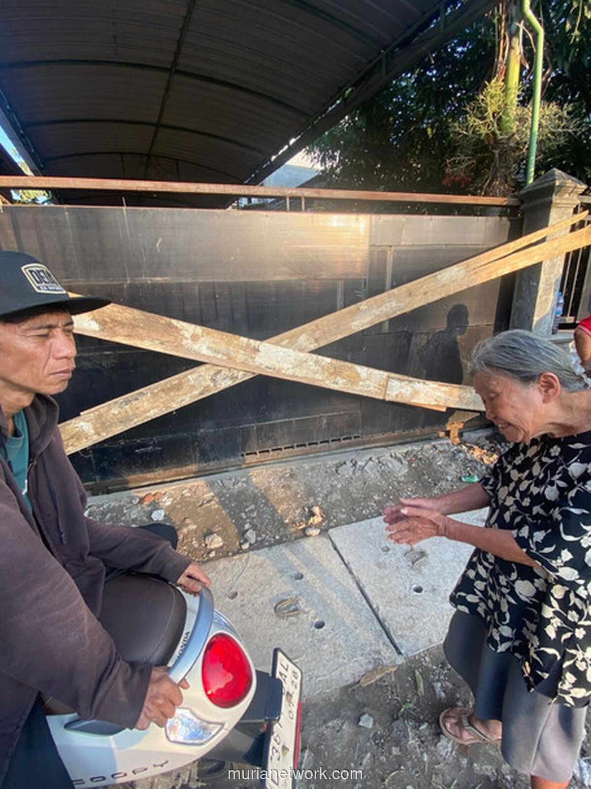Nenek 80 Tahun Diusir Paksa, Rumah di Surabaya Dibongkar hingga Rata