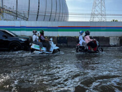 Rob JIS Lumpuhkan Motor, Pengendara Terjebak di Tengah Genangan
