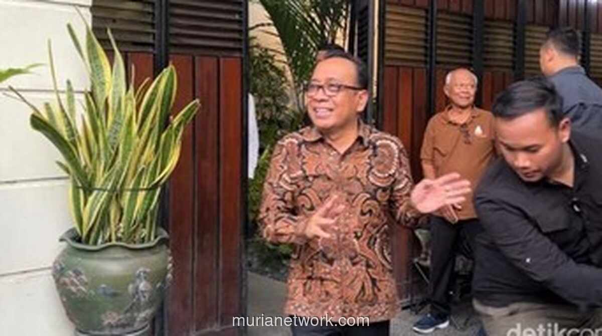 Pratikno Bertamu ke Solo, Satu Jam Tertutup dengan Jokowi