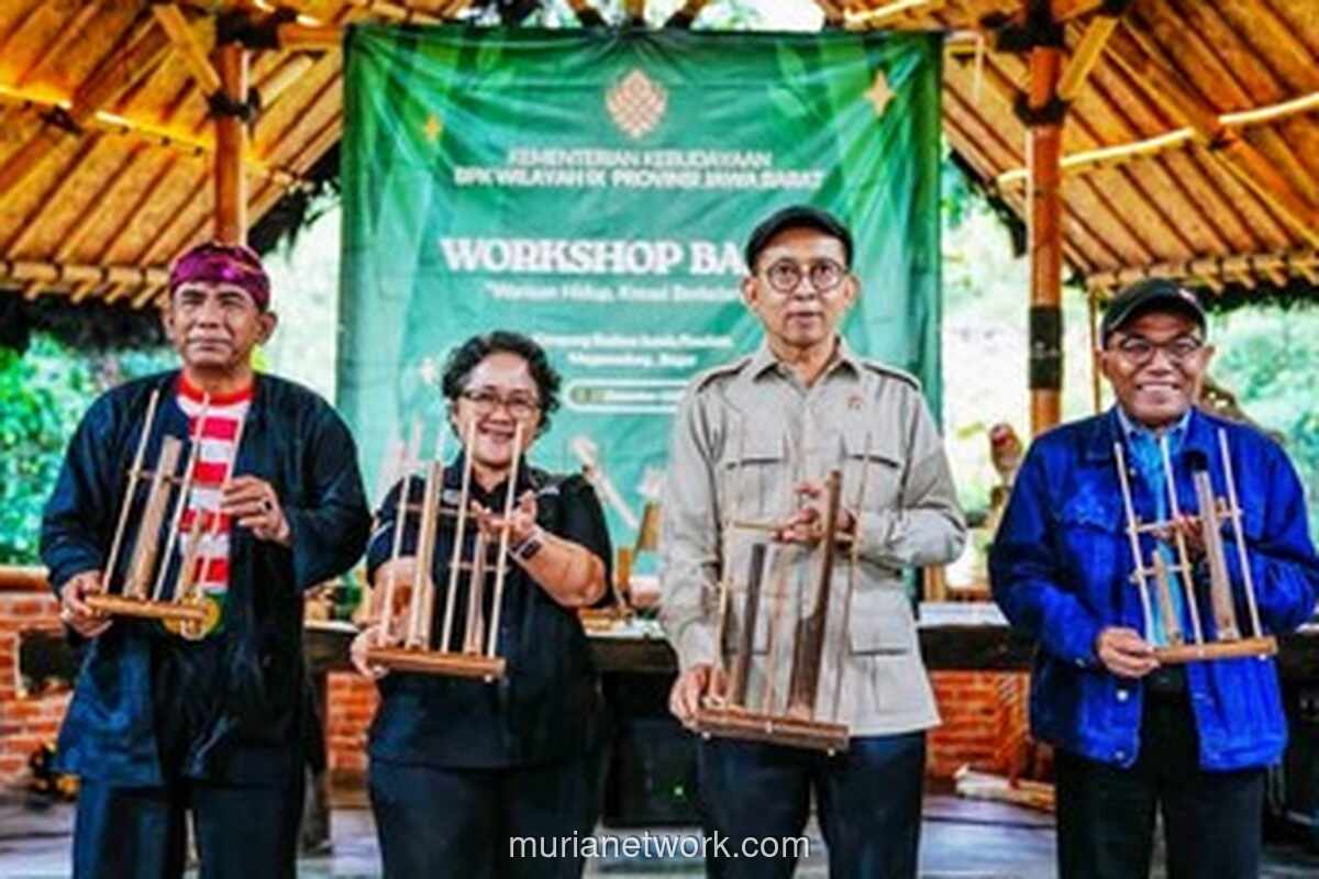 Fadli Zon Bekali Guru Seni, Angklung Diharap Jadi Motor Ekonomi Kreatif