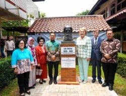 Patung Tolstoy Resmi Berdiri di UI, Fadli Zon: Langkah Nyata untuk Sastra Indonesia