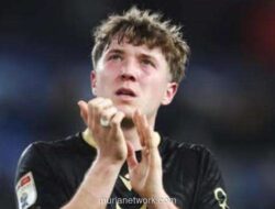 Ole Romeny Kembali Turun Meski Oxford Tumbang di Swansea