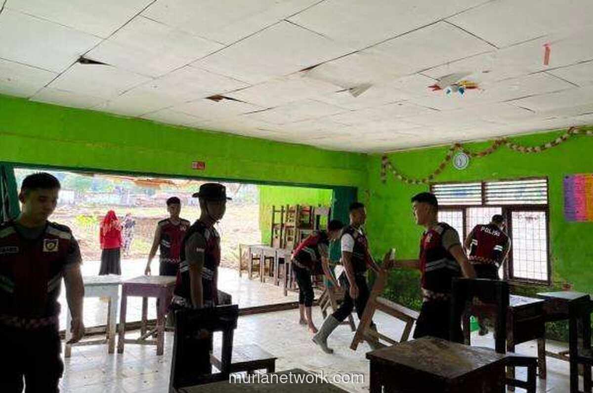 Gotong Royong Brimob dan Warga Agam: Dari Sekolah hingga Posko Kesehatan