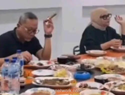 Zulkifli Hasan Santai Nikmati Sate Aceh Usai Tinjau Daerah Banjir