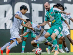 Persebaya Hancurkan Persijap 4-0 di Kandang yang Bergelora