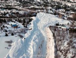 Longsor Salju di Alpen Prancis Tewaskan Dua Nyawa, Peringatan Keras untuk Para Pemain Ski