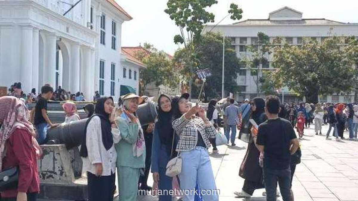 Kota Tua Jakarta Ramai Dikunjungi Ribuan Wisatawan di Libur Akhir Tahun