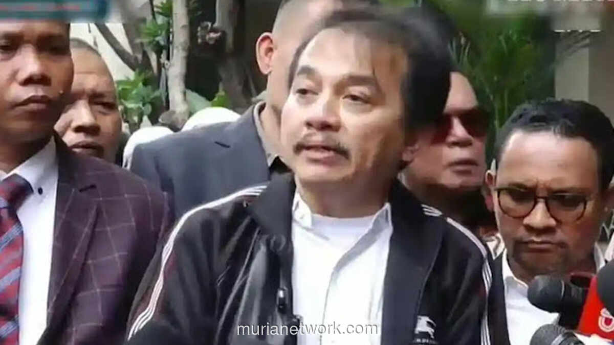 Roy Suryo Tertawa Lepas Dengar Isu Koper Uang untuk Kasus Ijazah Jokowi