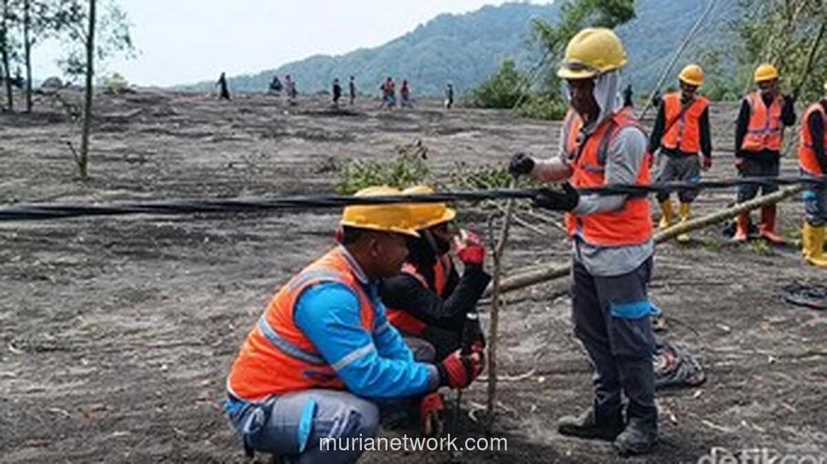 Lahar Semeru Putuskan Listrik, Ratusan Rumah di Lumajang Gelap Gulita
