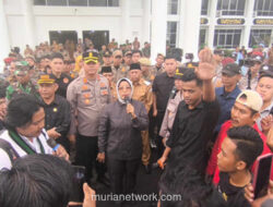 Bupati Erlina Buka Suara di Tengah Aksi: Saya Jarang di Mempawah Demi Pembangunan