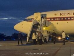 Prabowo Turun Langsung Tinjau Dampak Banjir di Sumbar