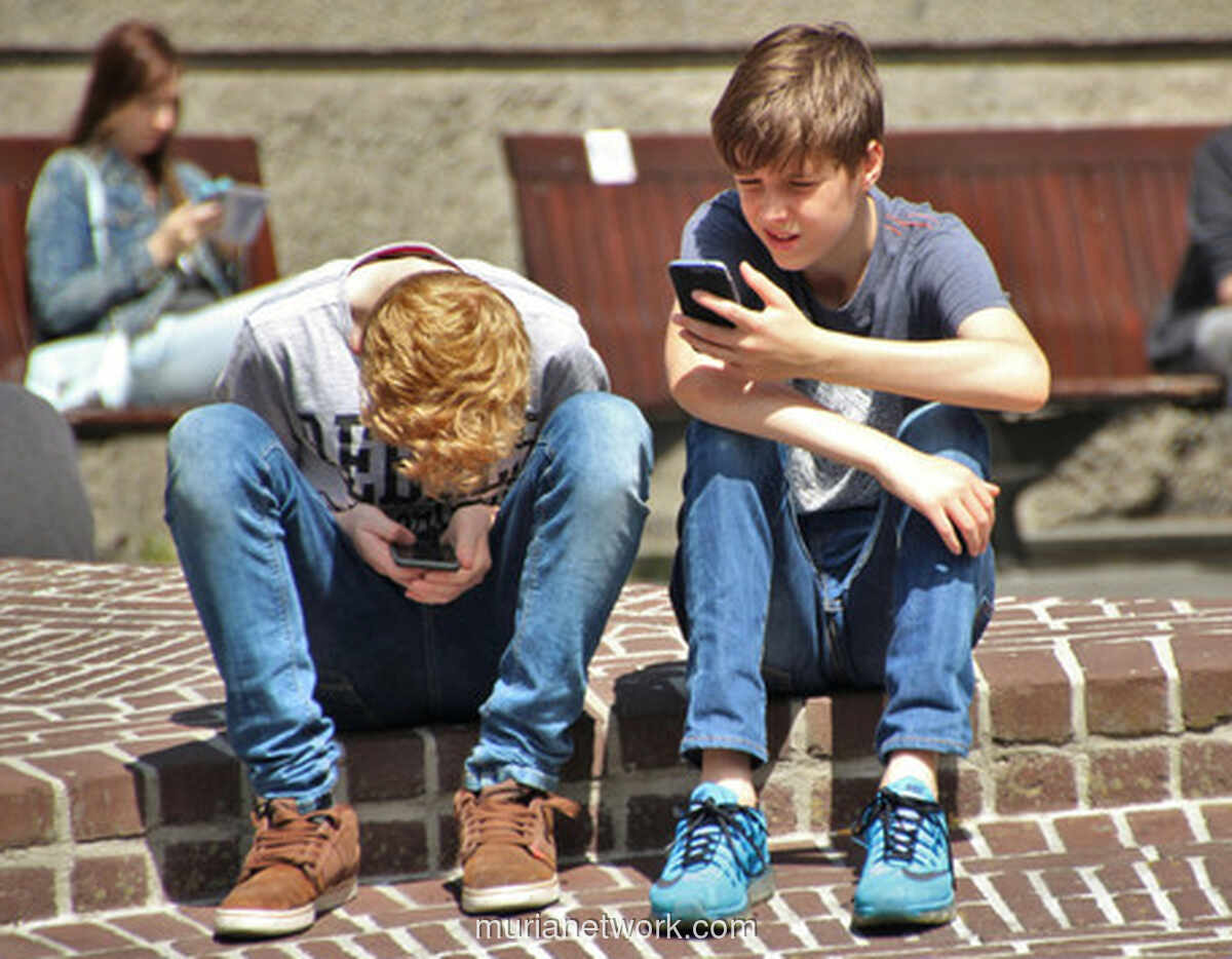 Otak Kita Tersandera Konten Kilat: Dari Scroll Sampai Salah Paham