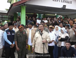 Prabowo Tinjau Langkat, Janjikan Bantuan Total untuk Korban Banjir