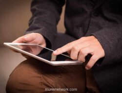 Ibadah di Era Digital: Antara Pencarian Makna dan Godaan Swipe