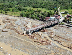 Aceh Terisolasi, Jembatan Penghubung Nagan Raya-Aceh Tengah Ambles Diterjang Banjir