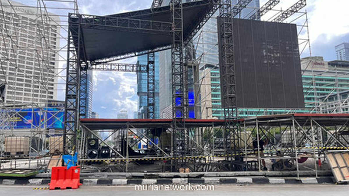 Panggung Utama Tahun Baru 2026 Mulai Dibangun di Bundaran HI