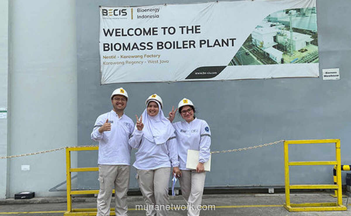 Dari Lini Produksi ke Rak Toko: Dua Anak Muda Temukan Makna Nyata di Balik Karir