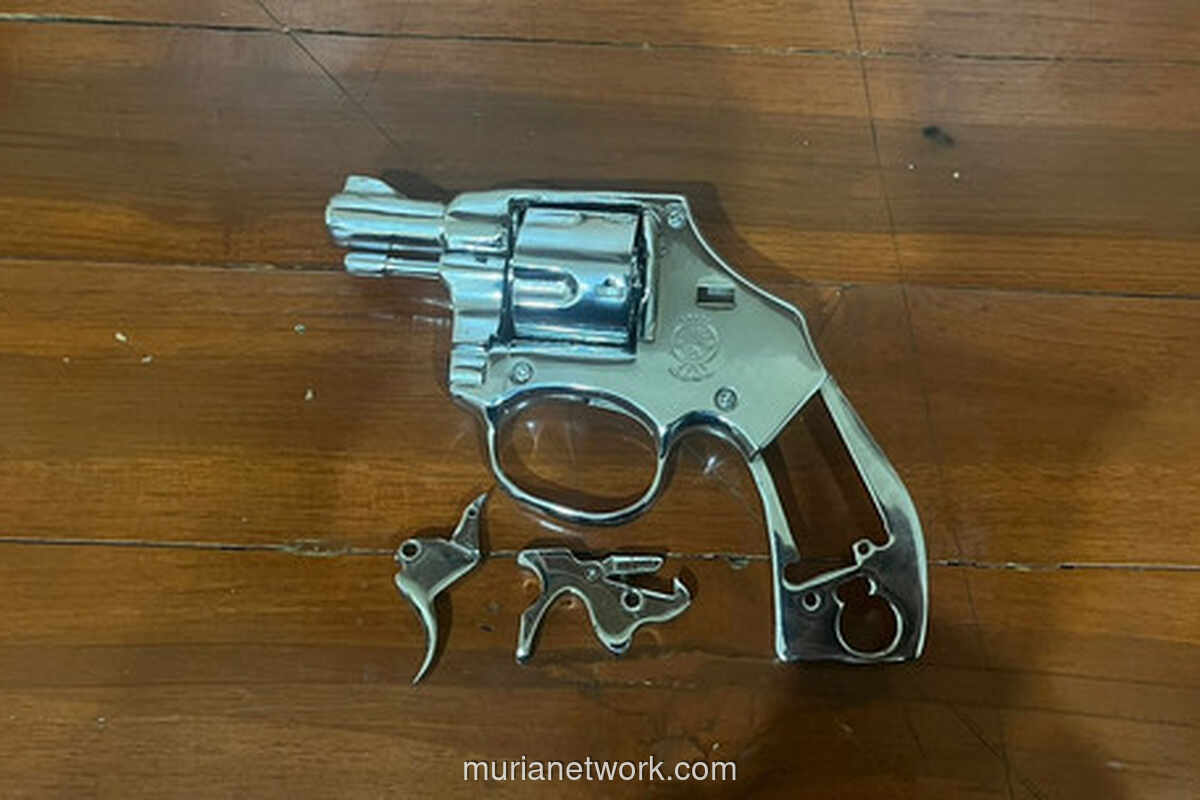 Dua Pria Diamankan, Ratusan Amunisi dan Revolver Ilegal Diamankan di Bekasi