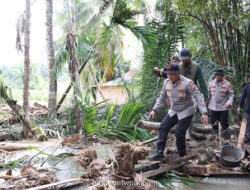 Polda Riau Kerahkan 250 Personel dan Bantuan Logistik untuk Korban Bencana Sumbar