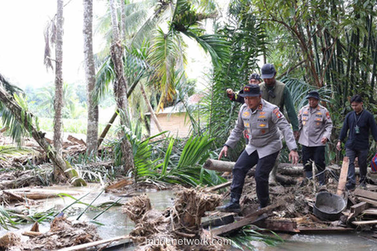 Polda Riau Kerahkan 250 Personel dan Bantuan Logistik untuk Korban Bencana Sumbar