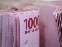 Rupiah Tergelincir ke Rp16.787, Dihantam Sentimen Global dan Kredit Menganggur Rp2.500 Triliun