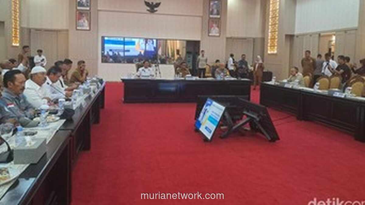 Warga Padarincang Beri Ultimatum: Turunkan Ekskavator Amfibi atau Kami Demo